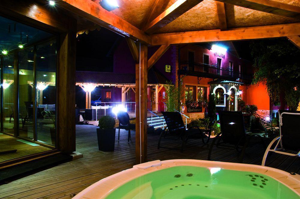 Hôtel Restaurant Le Velleda Grandfontaine  Exterior foto